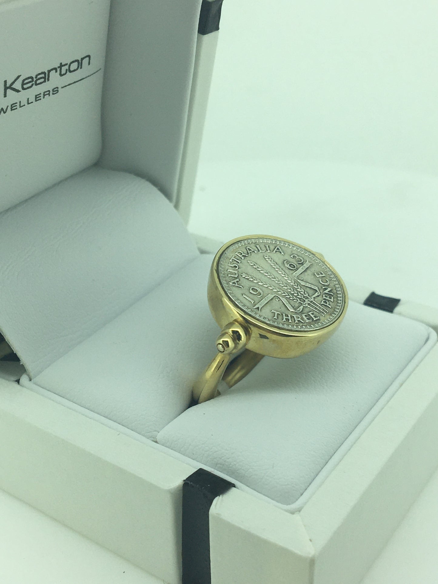 9ct Yellow Gold Swivel Three Pence Ring