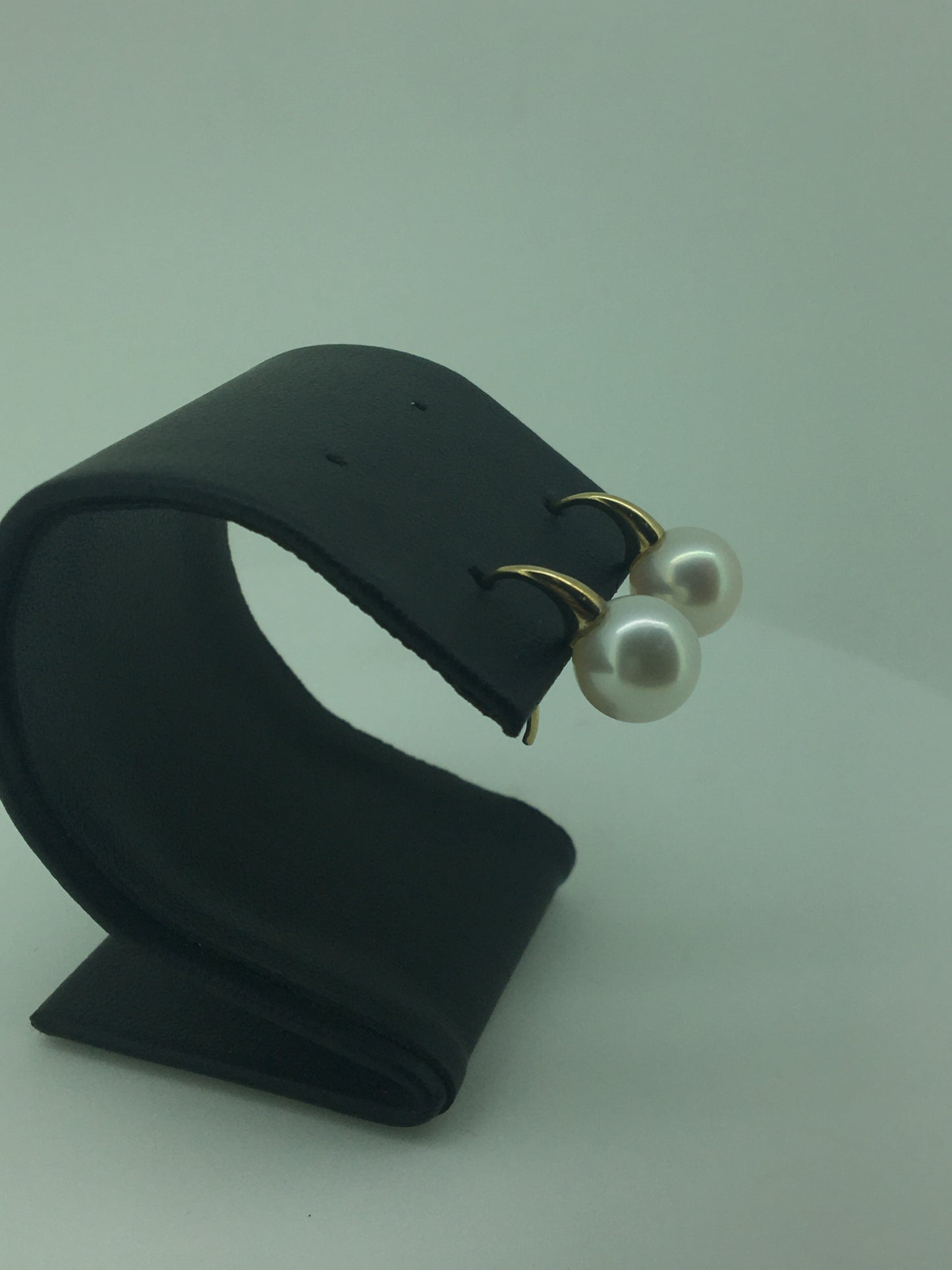 9ct Yellow Gold 9mm Pearl Drops