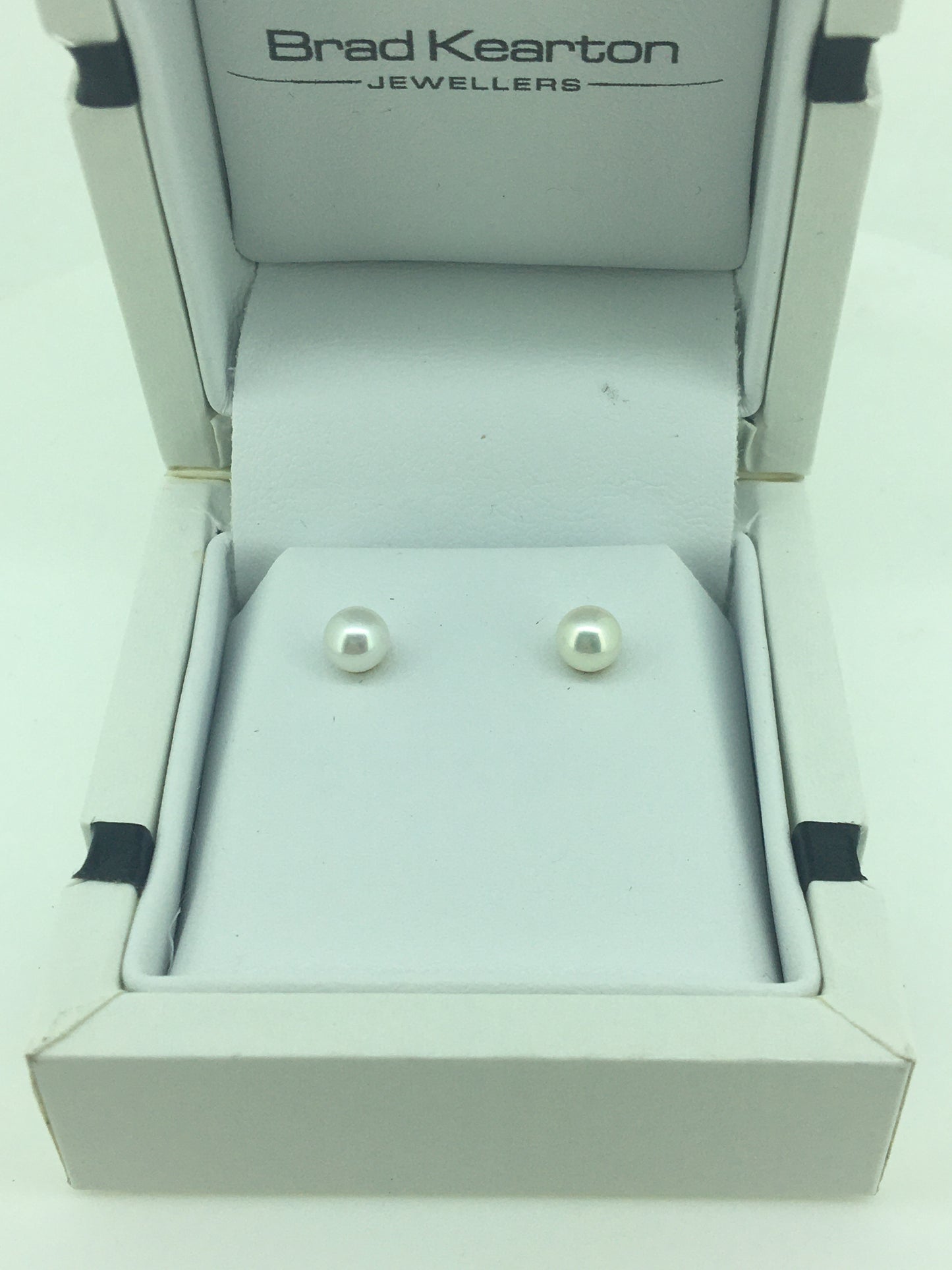 9ct Yellow Gold 4mm Pearl Studs