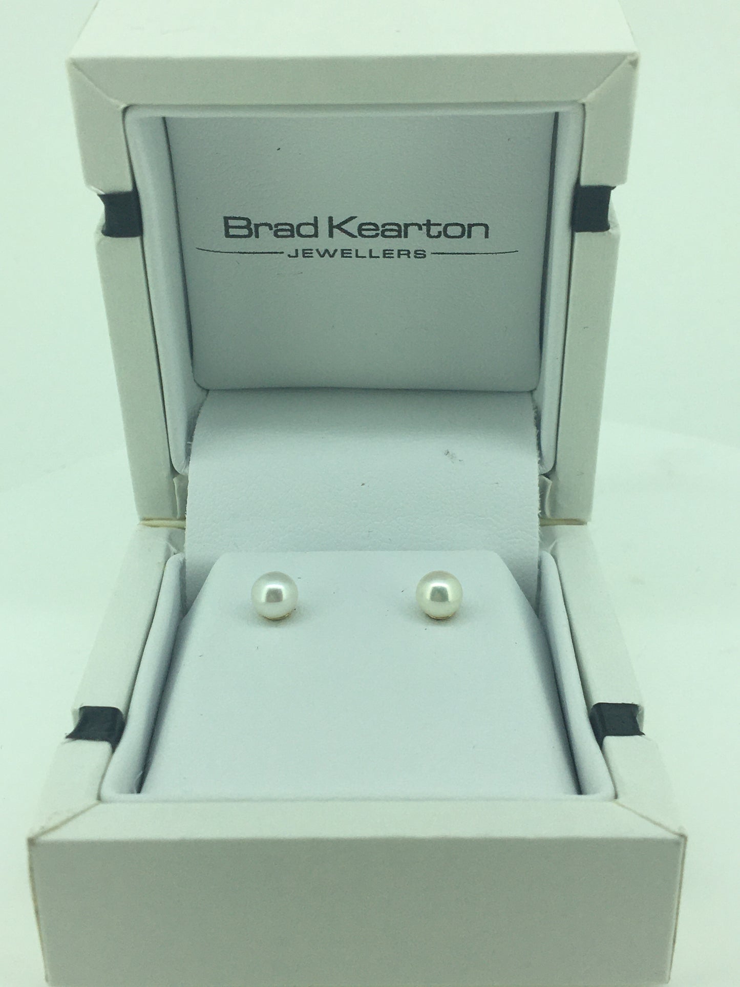 9ct Yellow Gold 4mm Pearl Studs