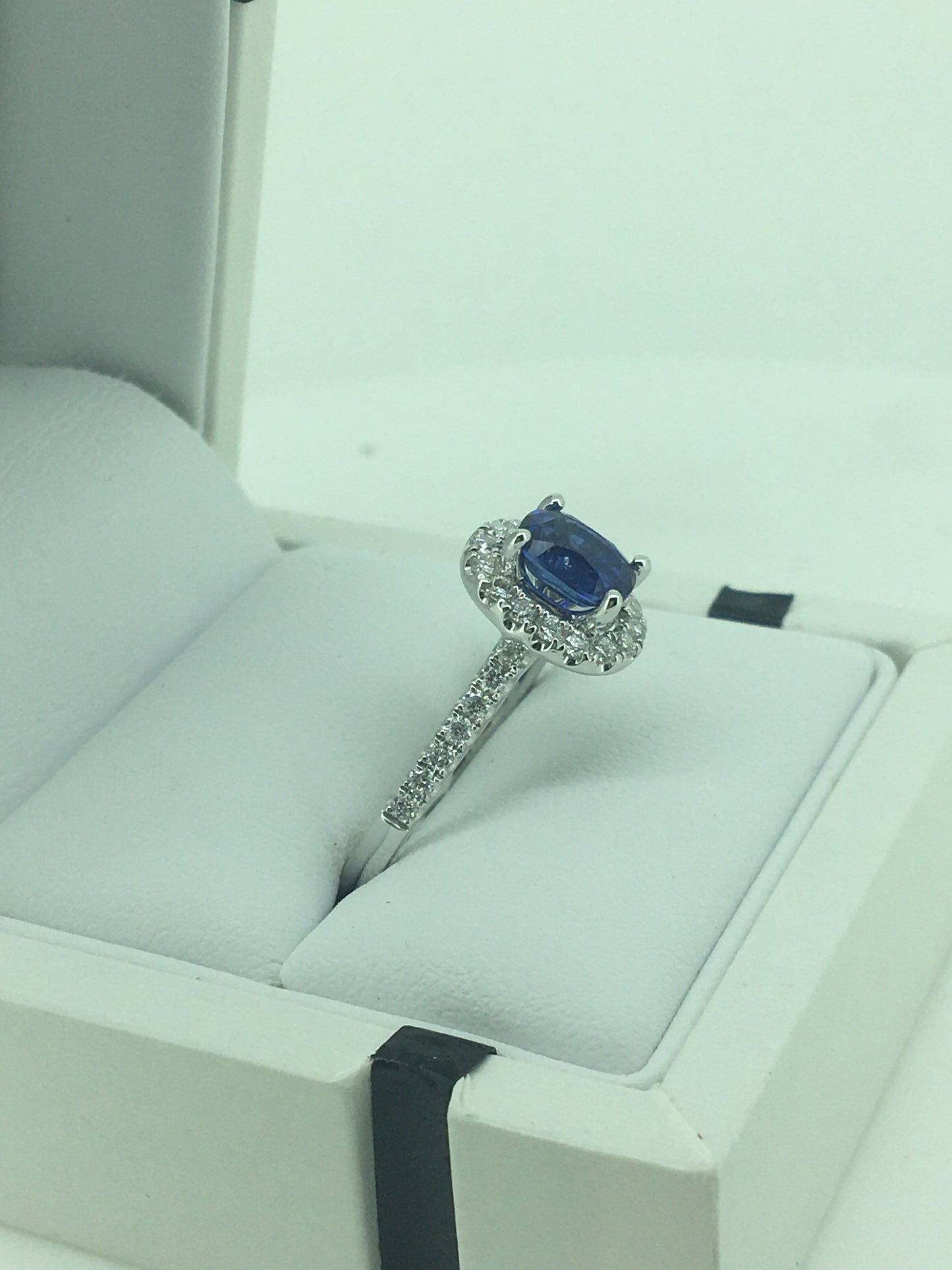 18ct White Gold Sapphire & Diamond Ring