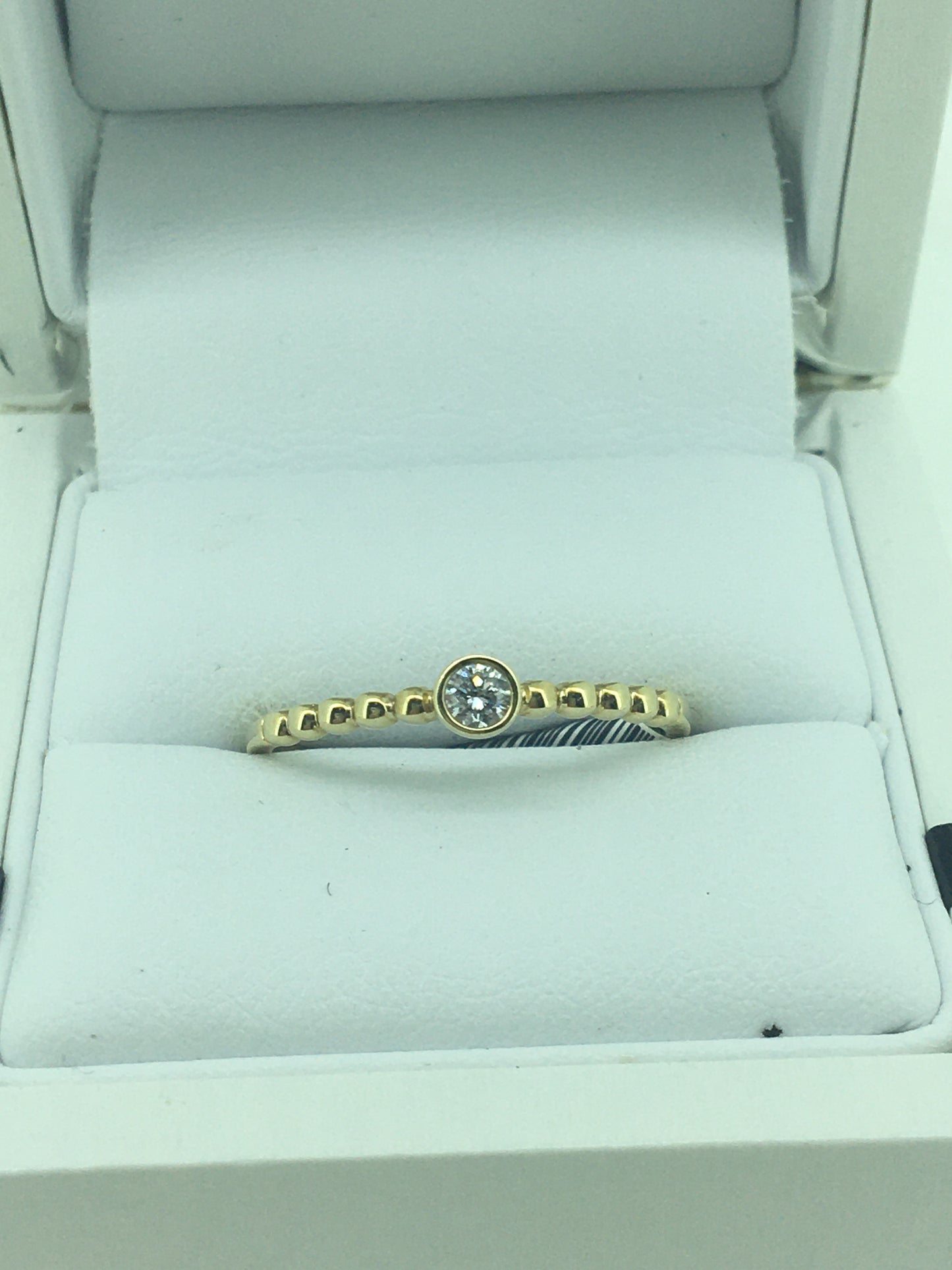 9ct Yellow Gold Diamond Set Ring
