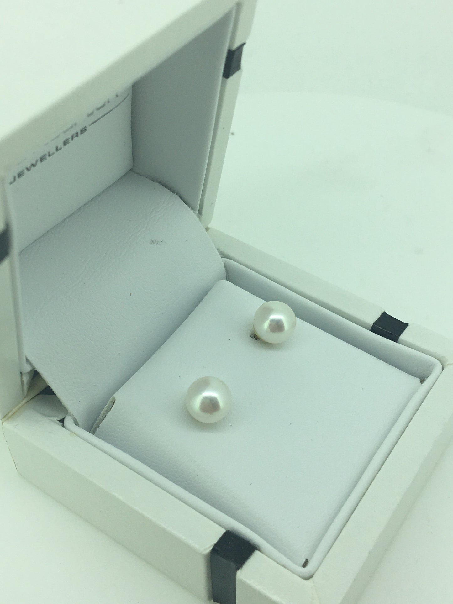 9ct Yellow Gold 6mm Pearl Studs